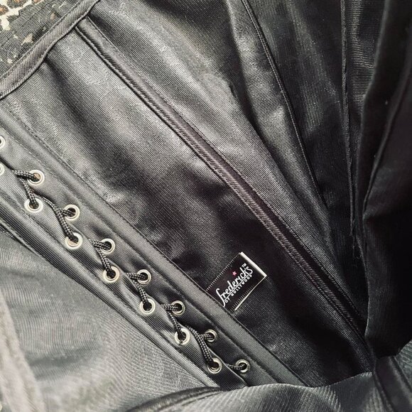 Frederick’s of Hollywood black corset - Picture 7 of 7